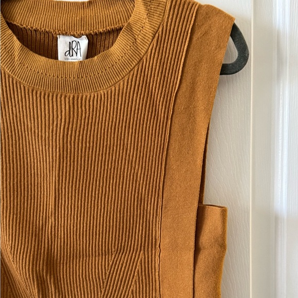 DRA SWEATER XS Ochre, Sleeveless Ties at hem ea side NEVER WORN - Picture 9 of 9